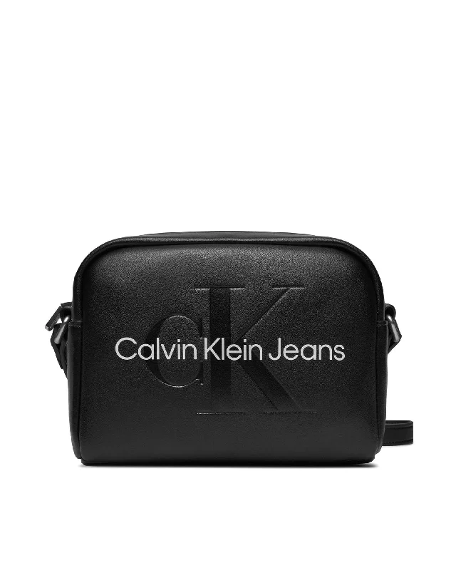 Calvin Klein Printed Black Shoulder Bag with Zip Fastening